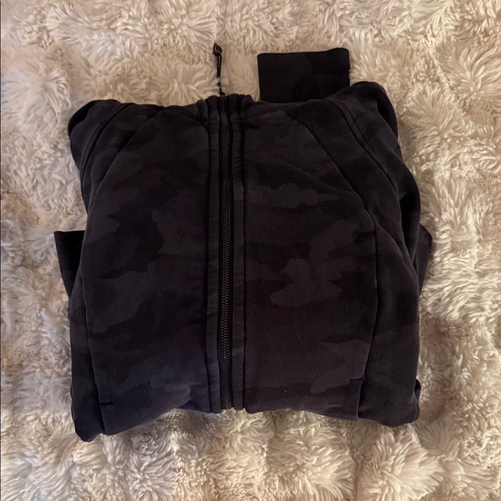 lululemon athletica Black Camo Hoodie - Picture 5 of 5